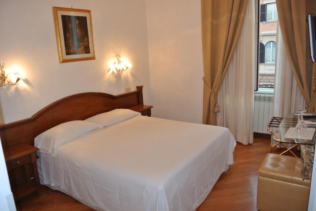 Le Petit Real Hotel Rome Bilik gambar